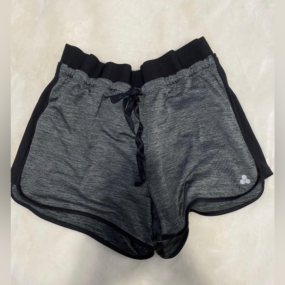 Shorts - Picture 2 of 3